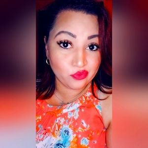 Meet your Posher, Maxine